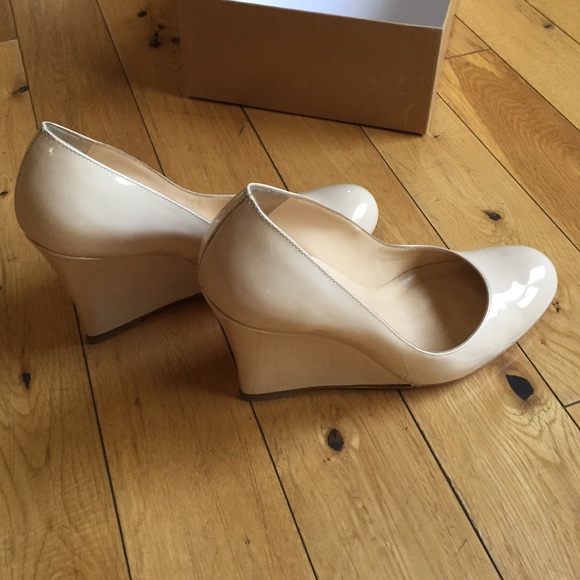 **SOLD** Louboutin Ron Ron Patent Wedge Pump - Picture 4 of 4