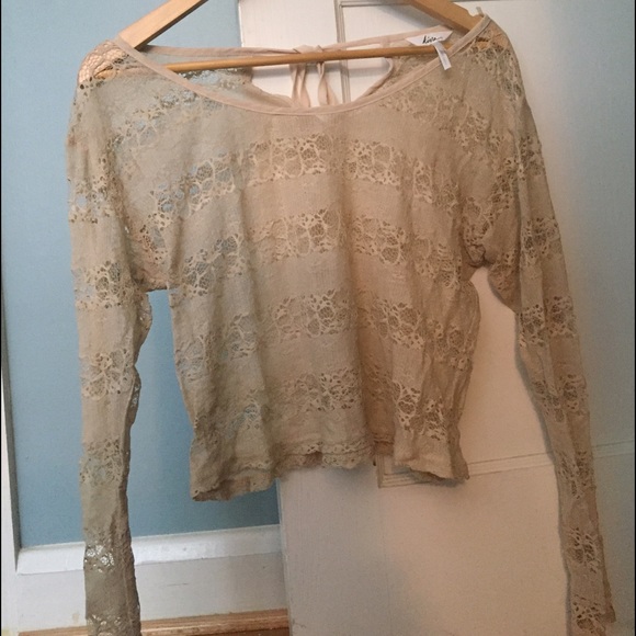 *LIKE NEW* off white lace shirt - Picture 1 of 2