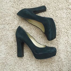 ‼️SOLD ‼️8.5 black suede Nine West pumps