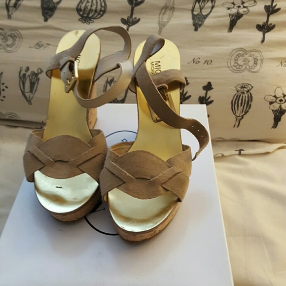 Wedge leather shoes