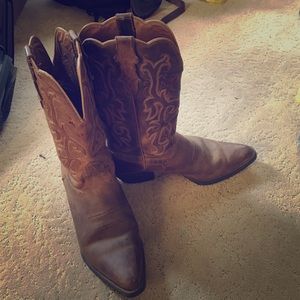 Cowboy/cowgirl boots