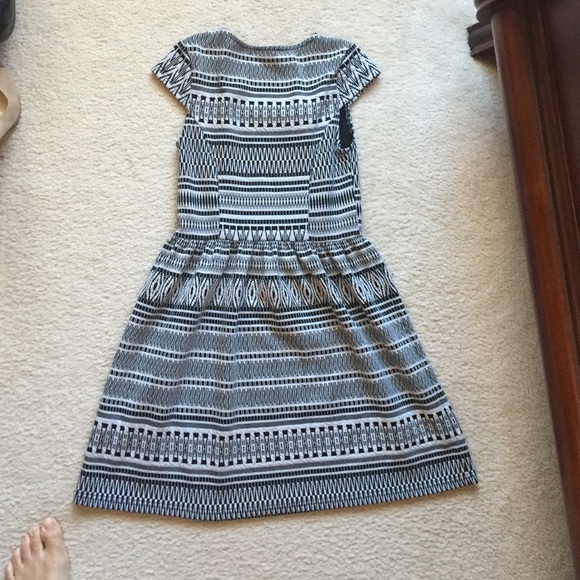 Black & white dress 😍🐼 - Picture 3 of 4