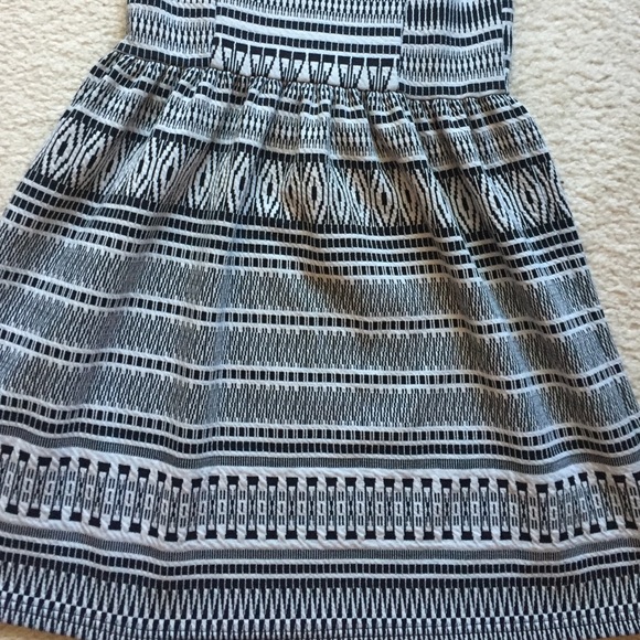 Black & white dress 😍🐼 - Picture 4 of 4