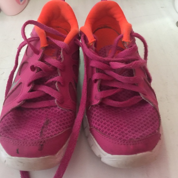 Kids Nike size 11c shoes