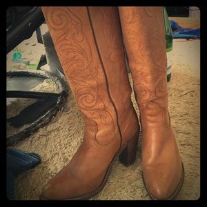 Vintage Frye Cowboy boots. Size 7.5