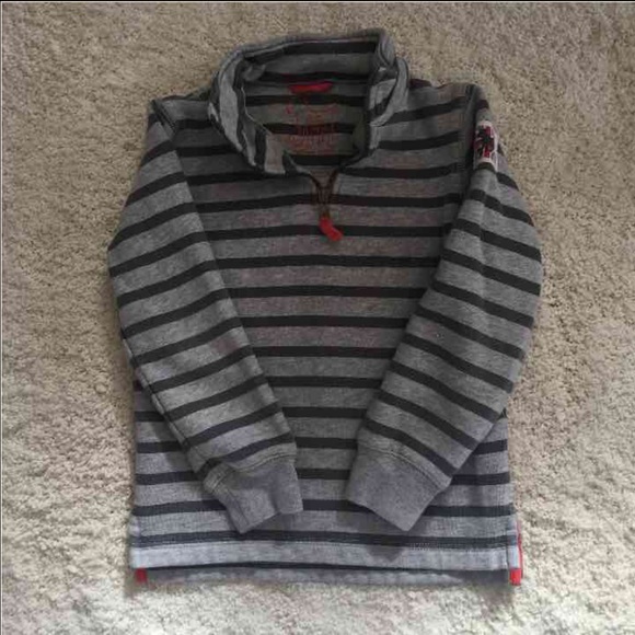Boys pullover