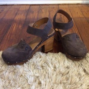 Free people leather clogs
