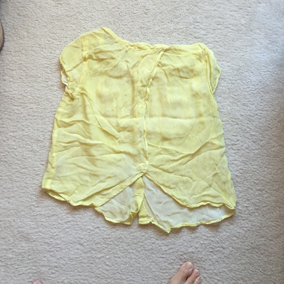 Free people yellow top 😍 - Picture 2 of 8