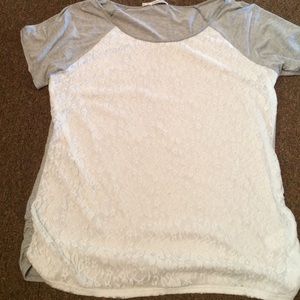 Size 2 Maurices lace front tee