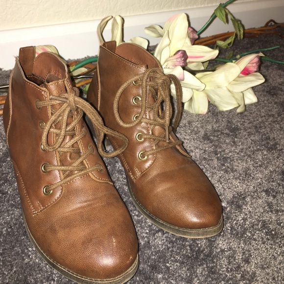 Mossimo hipster boots 😍