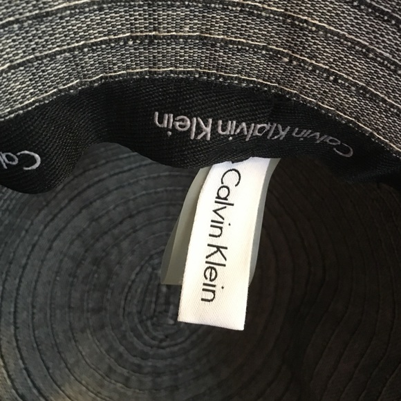 Calvin Klein sun hat - Picture 4 of 4