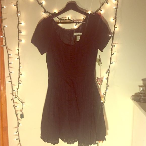 Black short sleeved dress