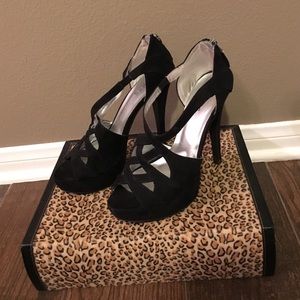 Guess dress heels