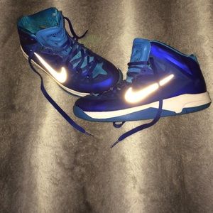 Blue hyperquickness basketball shoes