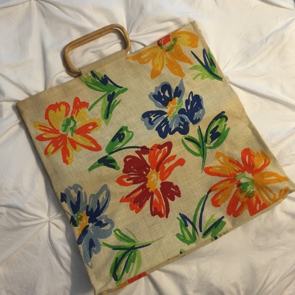 Floral tote.