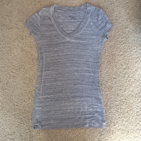 gray tee