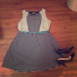 Cute back! Black and white A-line dress w/belt