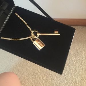 Victoria secret scandalous necklace