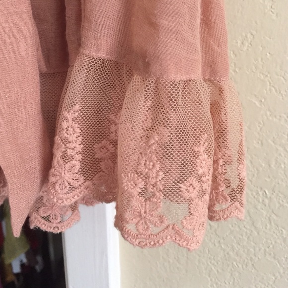 Beautiful Tank - Picture 3 of 4