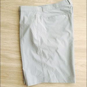 The Nike Golf Woven Shorts Mens SZ 40