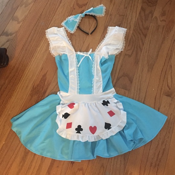 Halloween Costume Alice In Wonderland