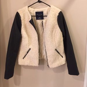AMERICAN EAGLE Faux fur / faux leather jacket