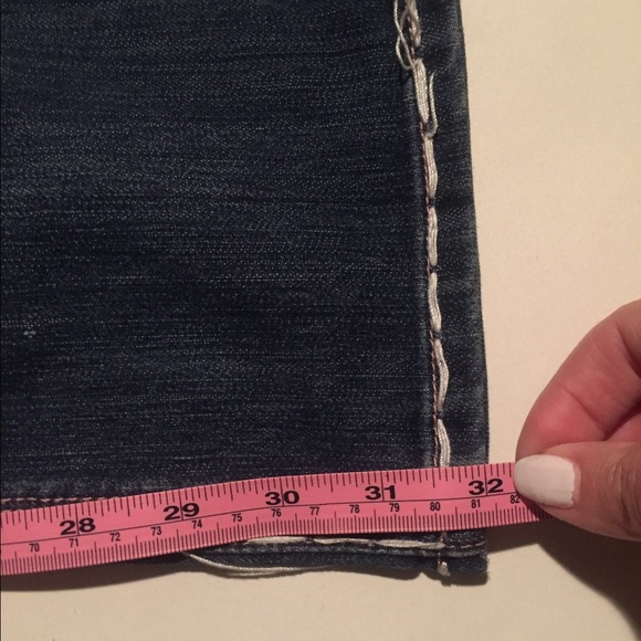Jeans with white stitching. - Picture 3 of 4