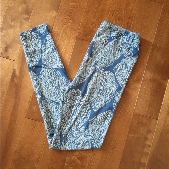 🚫SOLD LuLaRoe OS Blue W/ Leaves Leggings