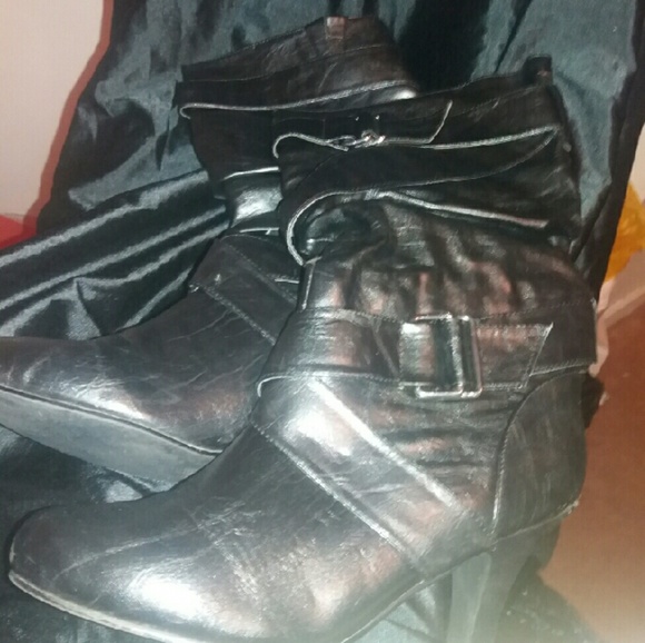 Black "leather" buckle strap pull up boots