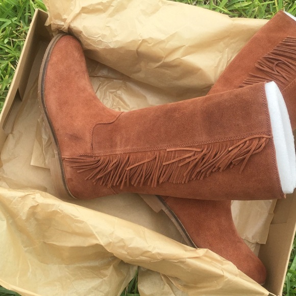 Lucky Brand Grayer - Picture 2 of 3