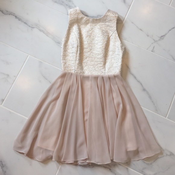 Tobi Dresses & Skirts - Strapless gold and ivory dress