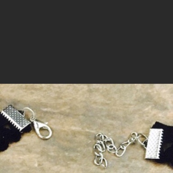 Chocker #283 - Picture 3 of 3