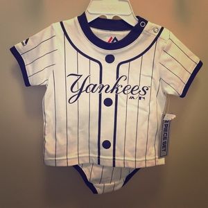 NWT Yankees outfit