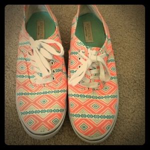Aeropostale tennis shoes!!