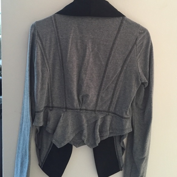 Blazer - Picture 3 of 3