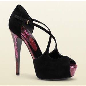 GUCCI Lili Black Suede Leather Python Pumps