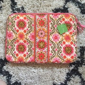 NWT Vera Bradley 17' Laptop Sleeve in Folkloric