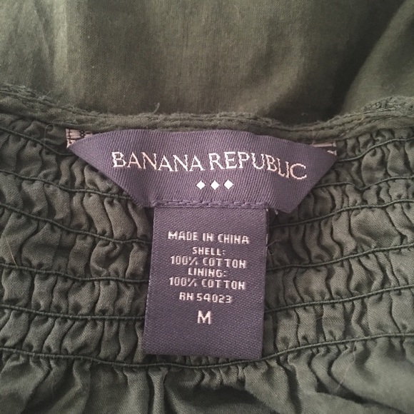 Banana Republic Green Top size Medium - Picture 2 of 2