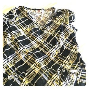 Scrub top