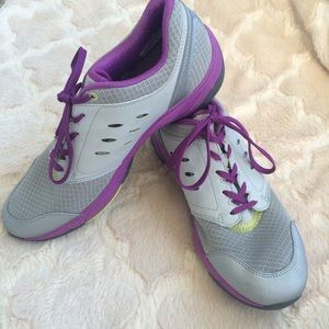 Vionic Orthaheel Sneakers