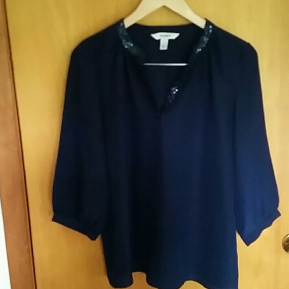 **LAST CALL** 3/4 Sleeve V-neck Blouse