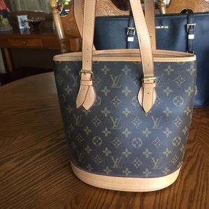 Look alike Louie bag