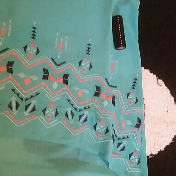 Aztec Top - Picture 2 of 3