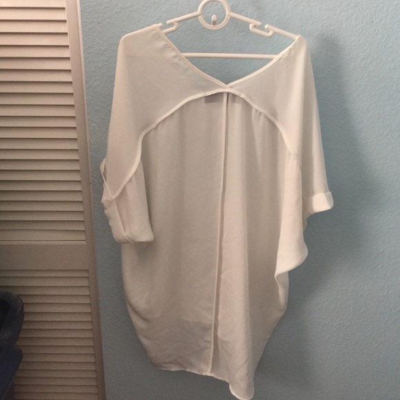 White oversized chiffon vneck - Picture 2 of 2