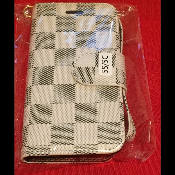 iPhone 5/5s wallet case with screen protector.