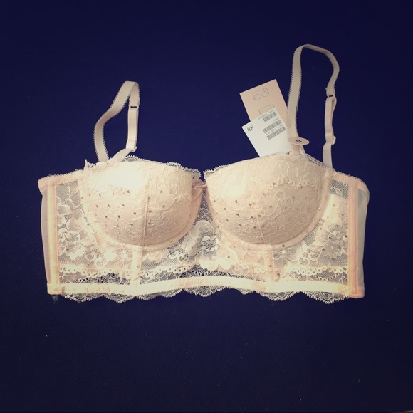 🚫SOLD!! NWT H&M  Balconette Bustier Strapless Bra