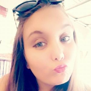 Meet your Posher, Arielle