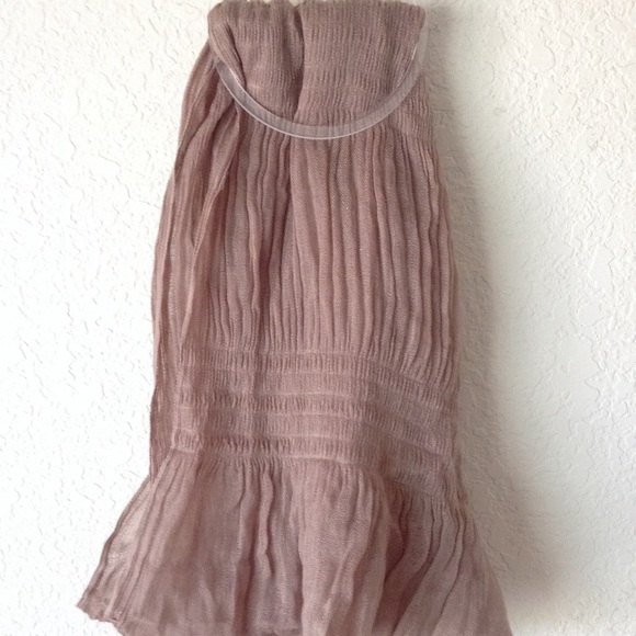 Jennifer Lopez Bejeweled Scarf - Picture 3 of 4