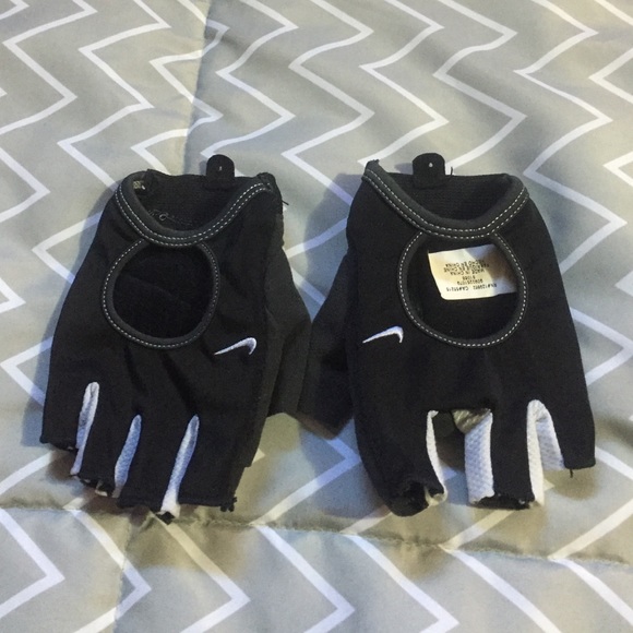 Nike lifting gloves