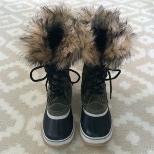 Joan of Arctic Sorel Winter Boots in Nori color